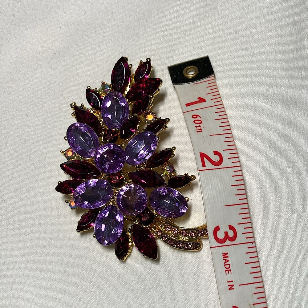 Dillard’s Brooch - Picture 4 of 5